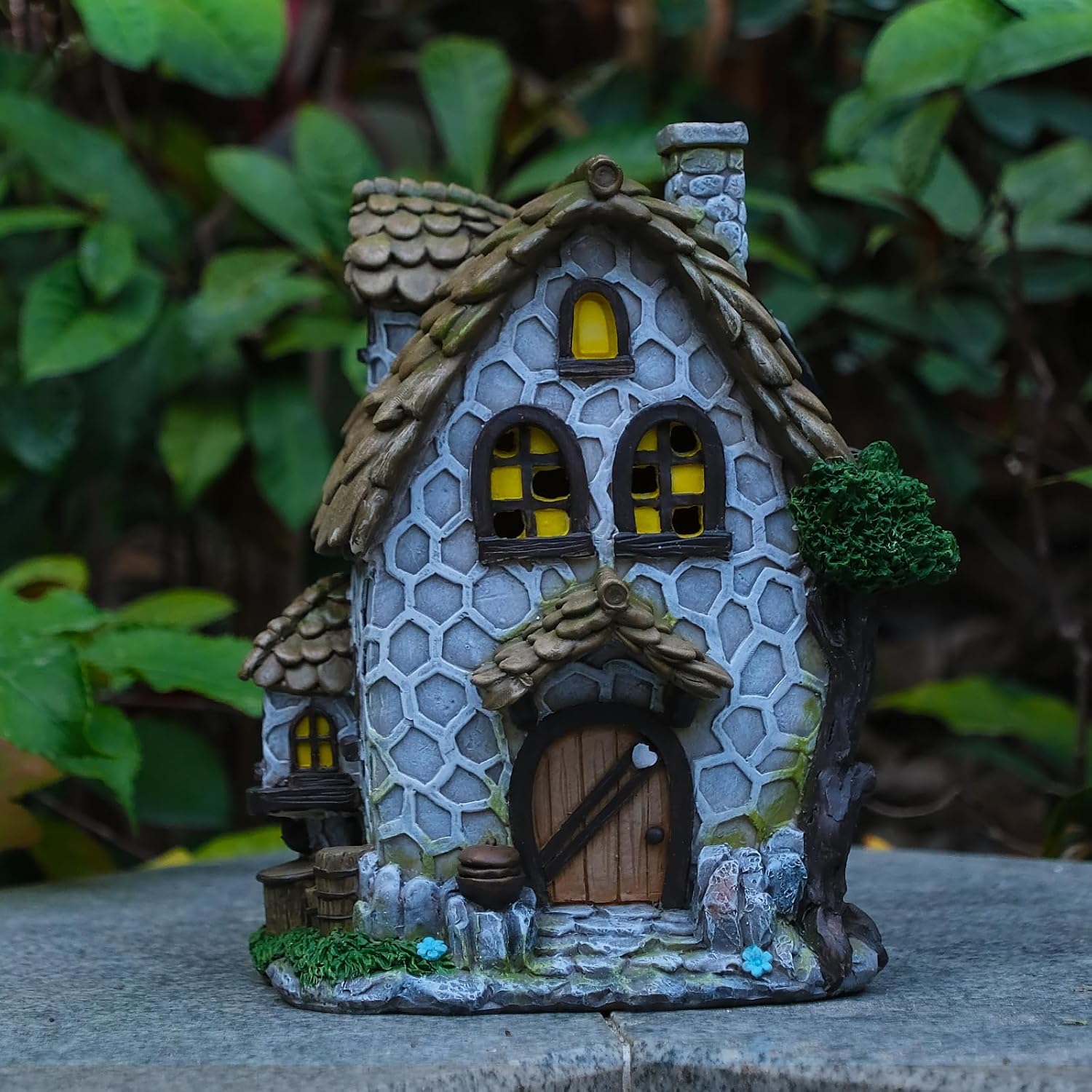 Solar Resin Garden House Statue